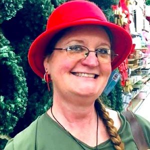 Welcome to Kizmet’s Kloset!